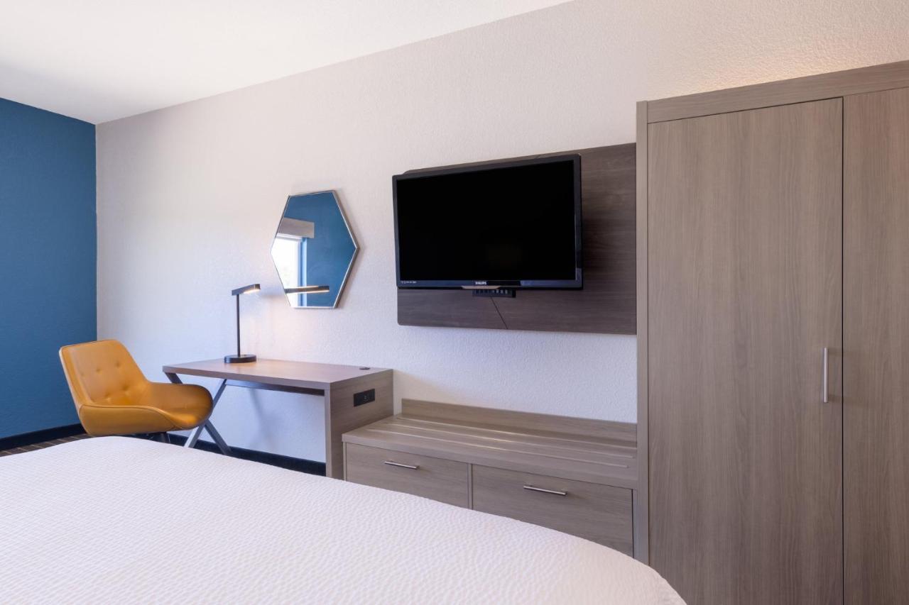 Holiday Inn Express & Suites Pittsburg By Ihg Exterior foto