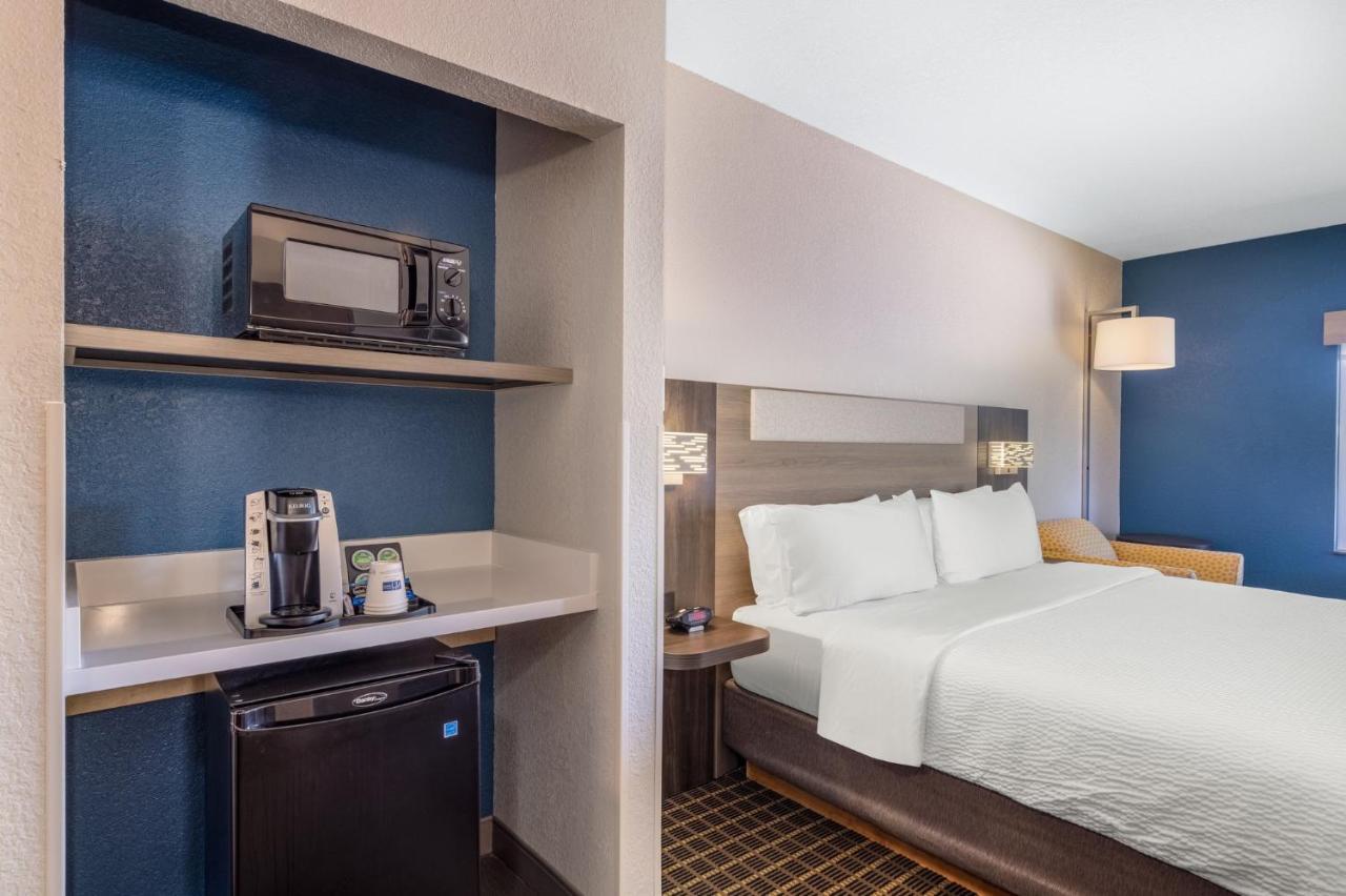 Holiday Inn Express & Suites Pittsburg By Ihg Exterior foto